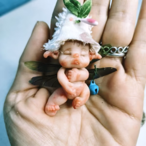 Hadita Bebé Miniatura en Madera (OOAK) | Libélula Nocturna